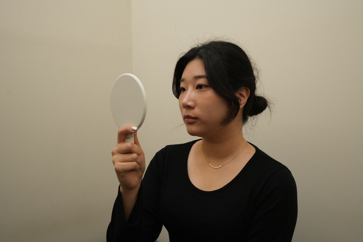 거울로 함께 확인하는 상담